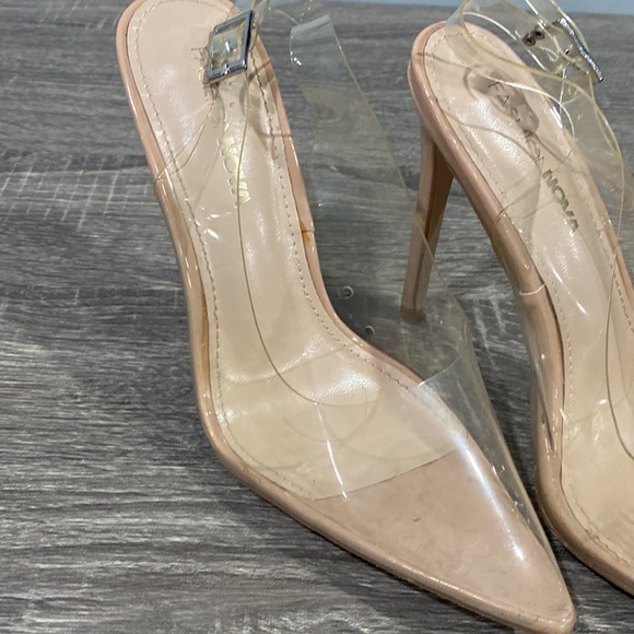 Fashion nova clear point toe heels - Picture 2 of 3